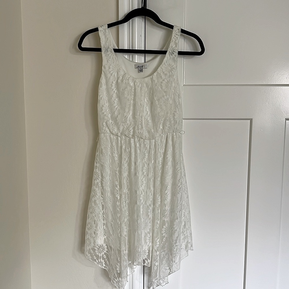 White Floral Dress | Woman’s Size Small